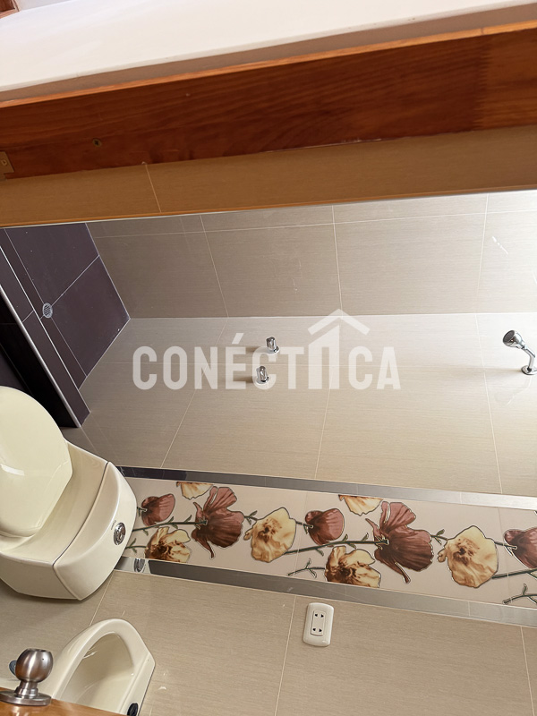 🚨 ¡CASA DE ESTRENO DE 3 NIVELES EN EL COUNTRY CLUB! 🏡✨ - Imagen 34