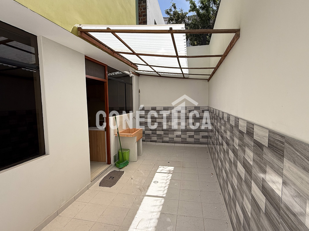 🚨 ¡CASA DE ESTRENO DE 3 NIVELES EN EL COUNTRY CLUB! 🏡✨ - Imagen 42